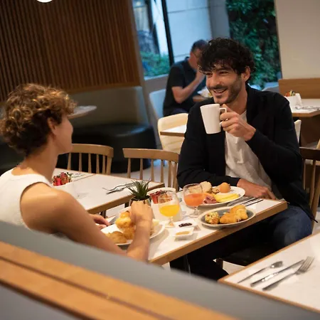 Mercure Paris Opera Garnier Hotel & Spa-3